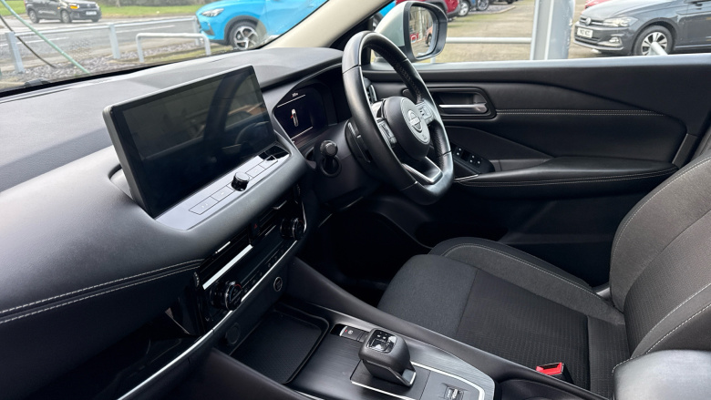 Nissan Qashqai 1.3 DiG-T MH 158 N-Connecta 5dr Xtronic Petrol Hatchback